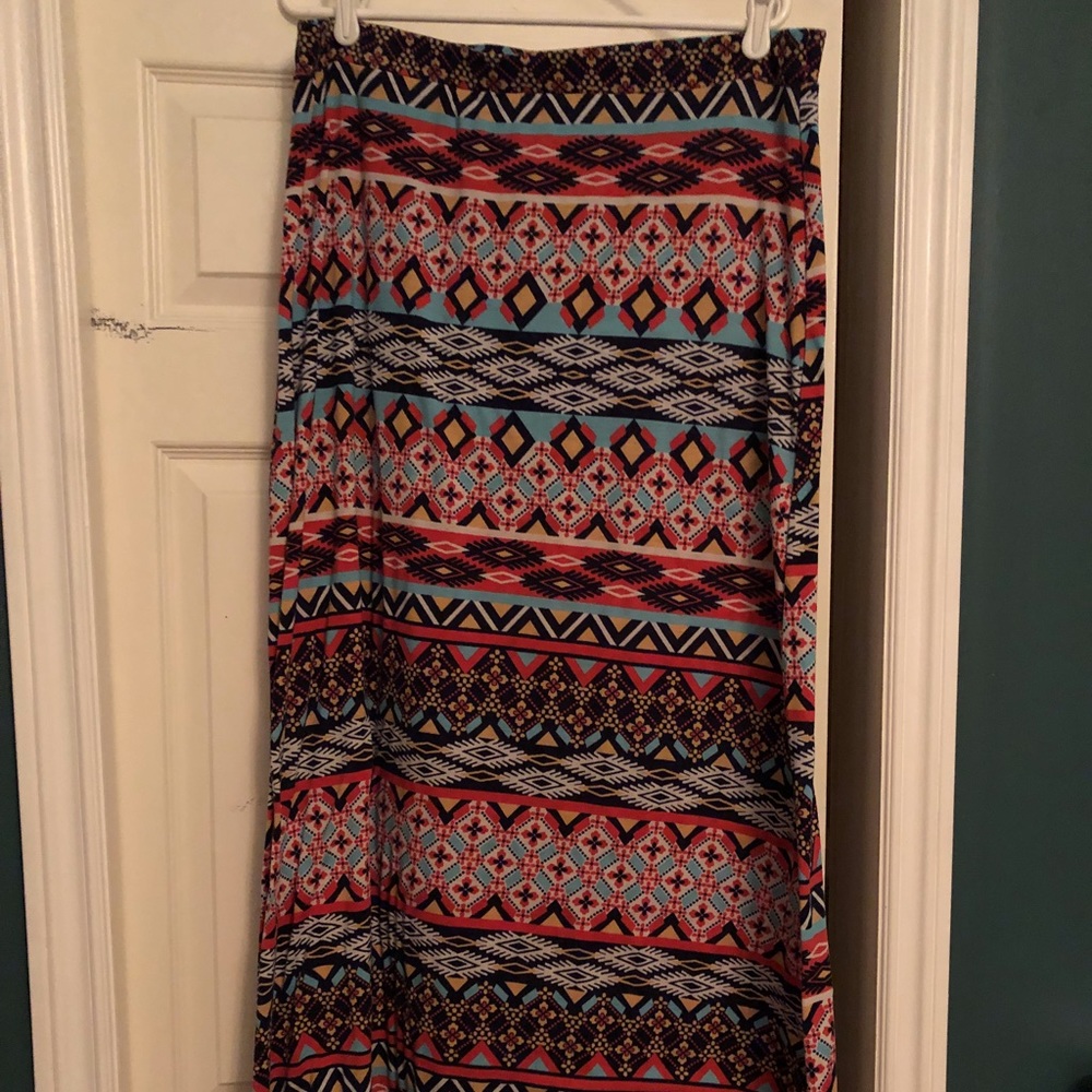 Pretty printed maxi skirt